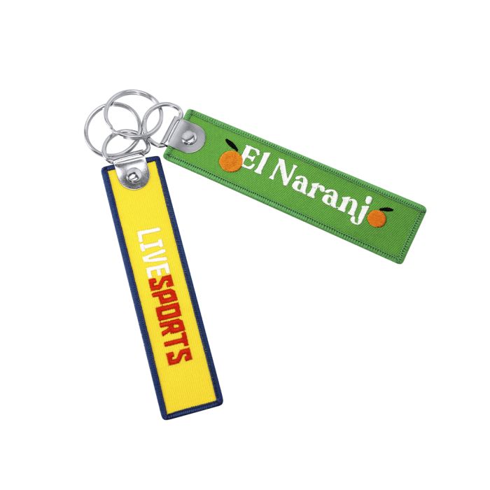 Llavero Tela. Bordado Rectangular Accesorio Metálico